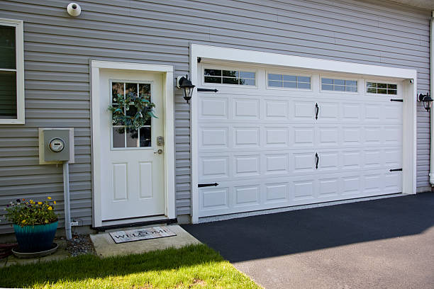 24/7 Emergency Garage Door Panel Replacement experts in Erie County County, NY